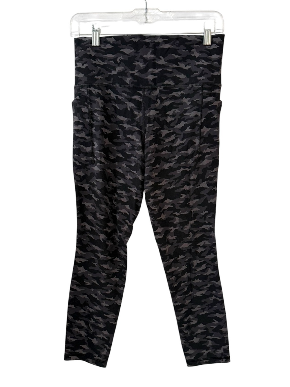 Athleta Medium Camo Salutation Stash Pocket 7/8 Leggings Activewear